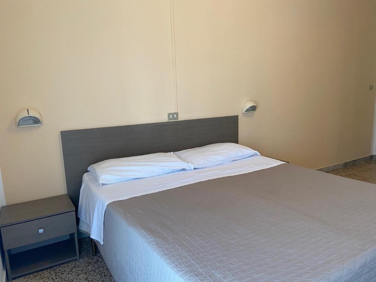 Hotel Britta Rimini Dış mekan fotoğraf