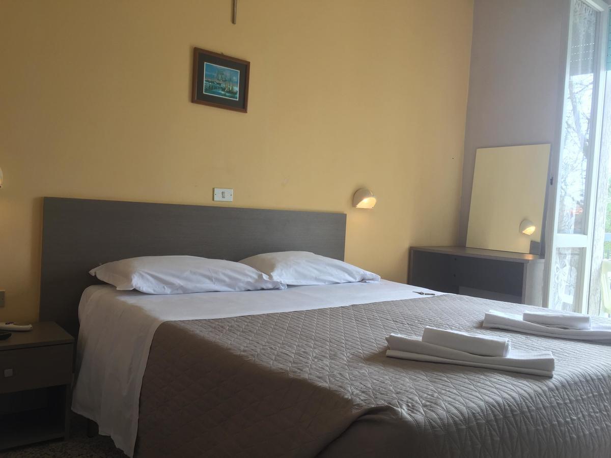 Hotel Britta Rimini Dış mekan fotoğraf