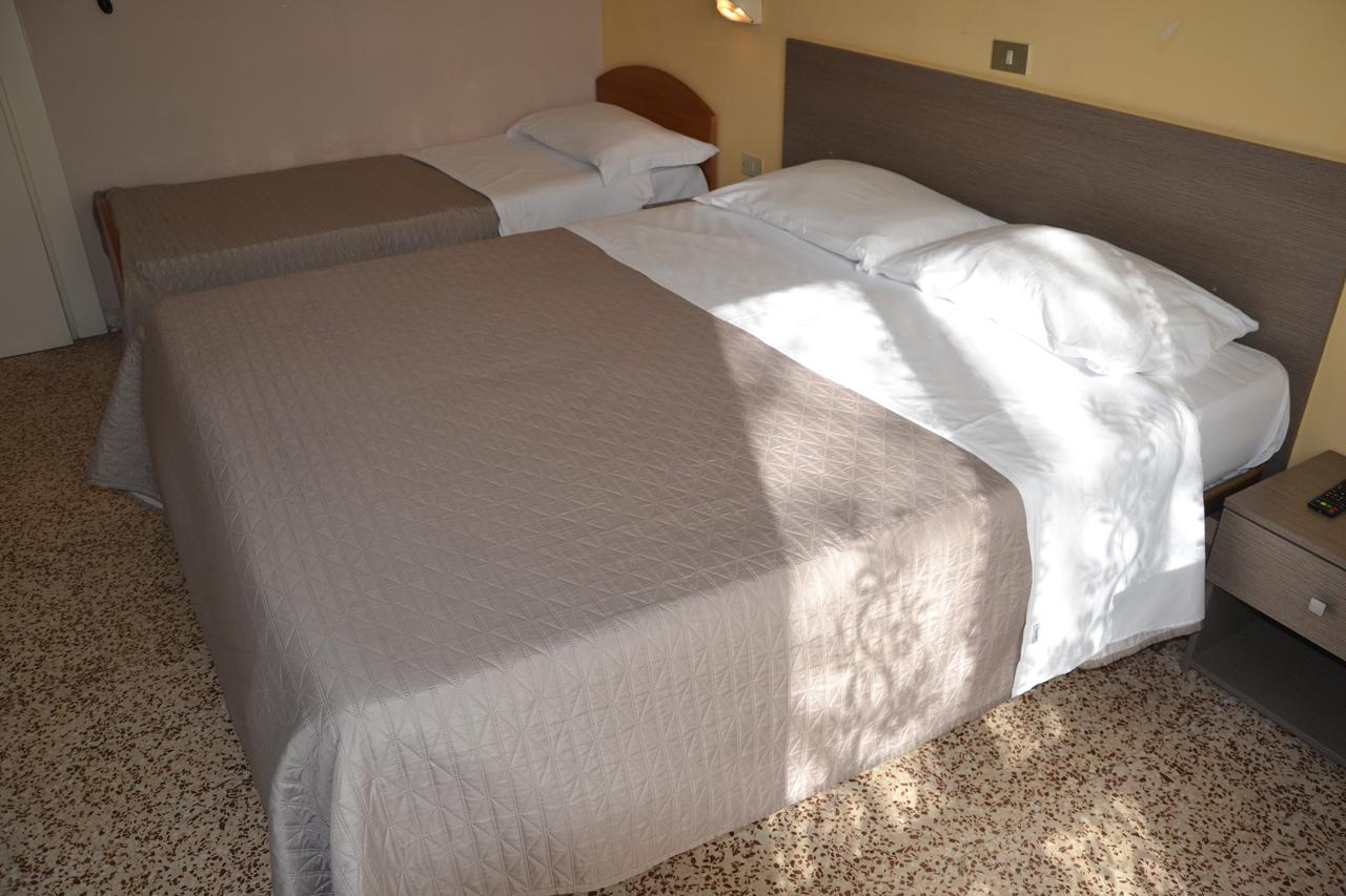 Hotel Britta Rimini Dış mekan fotoğraf