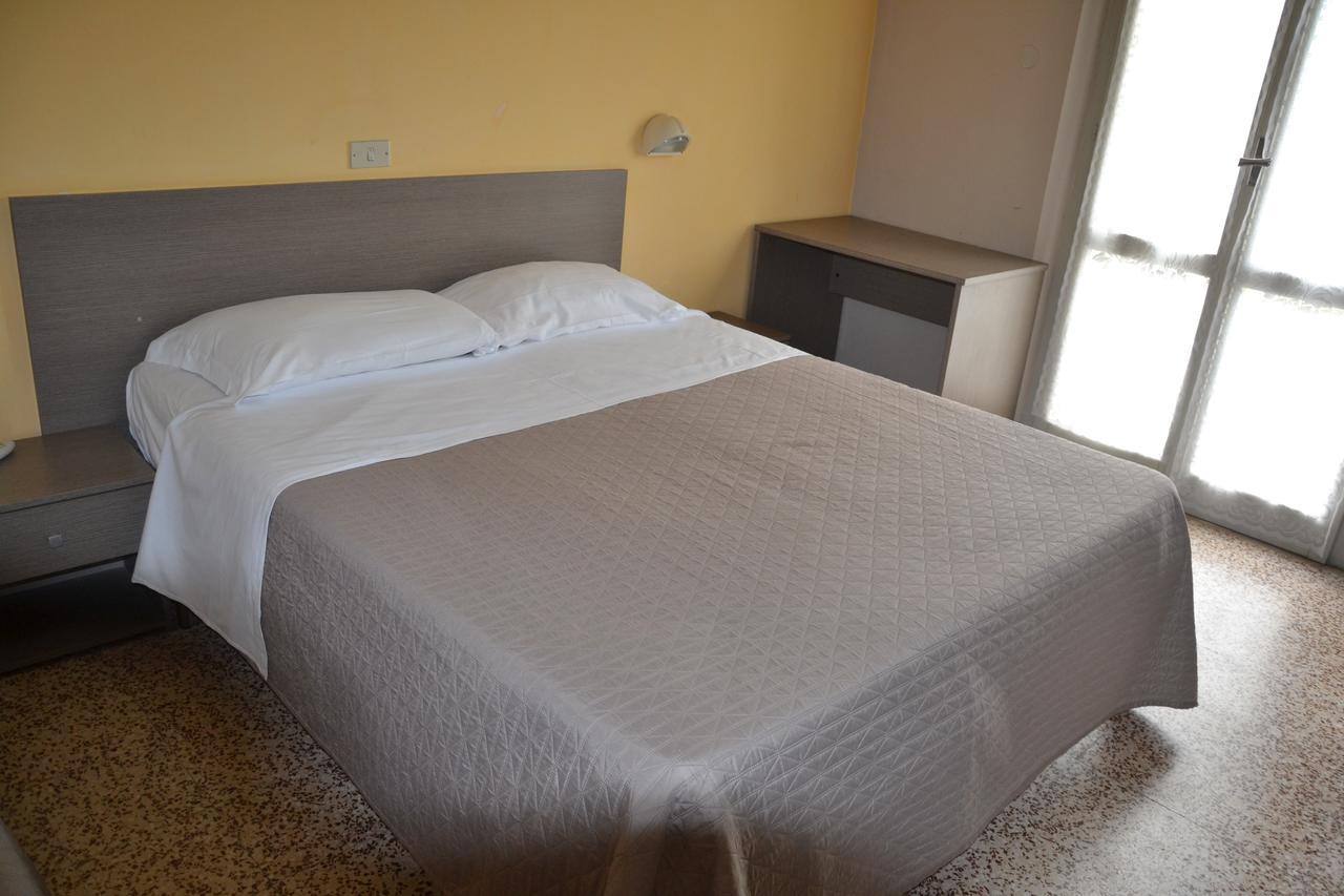 Hotel Britta Rimini Dış mekan fotoğraf