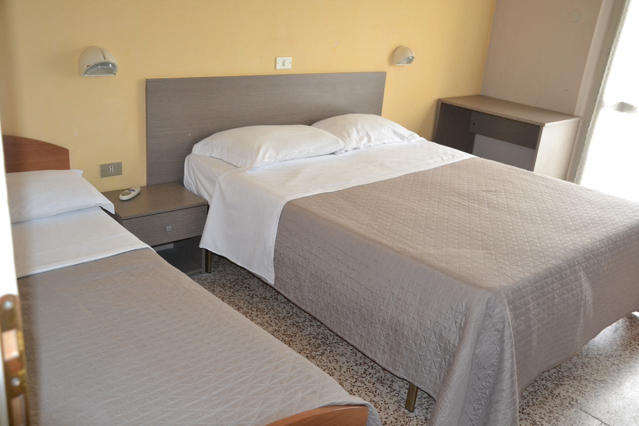 Hotel Britta Rimini Dış mekan fotoğraf